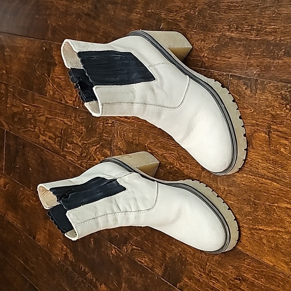 Free People James Chelsea Boot-Bone with Gum sole size 37
